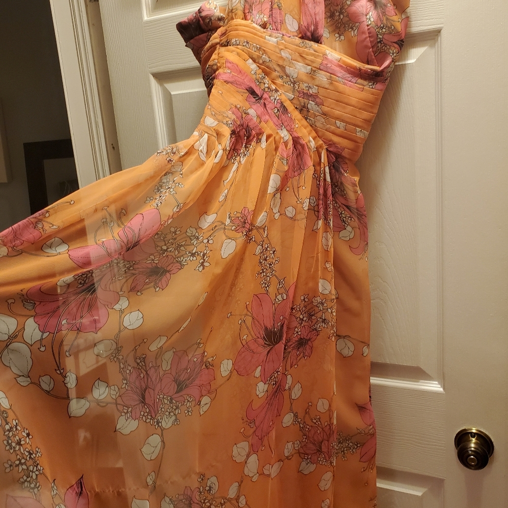 Long dress - Picture 4 of 6